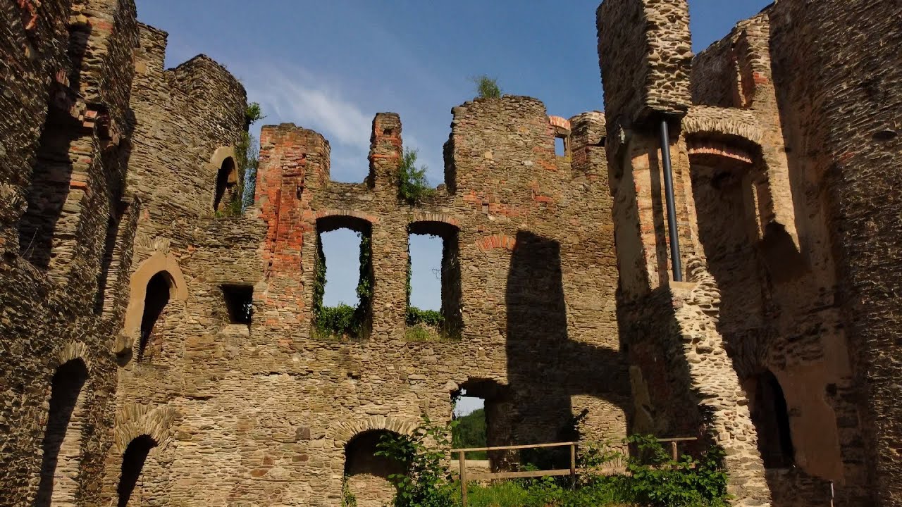 DJI Mini 2 | Flight in tight spaces of a Castle Ruin | Relaxing Nature | ND Filter | 4K Cinematic