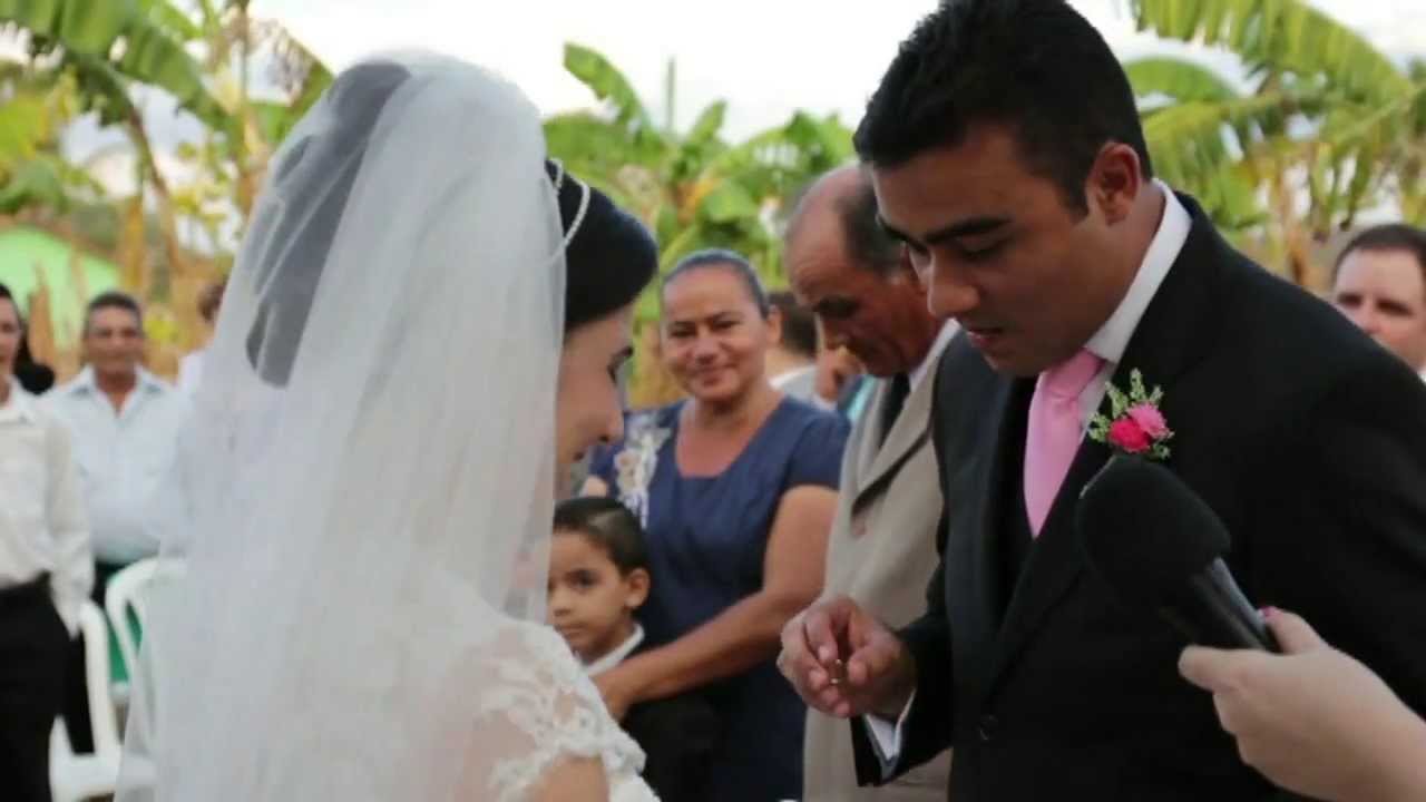 Simplesmente um dos mais lindos vídeos de casamento que já vi!