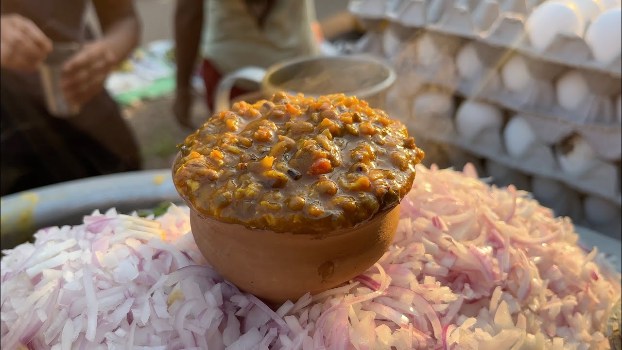 Famous Egg Tadka Dal of Kolkata | Indian Street Food