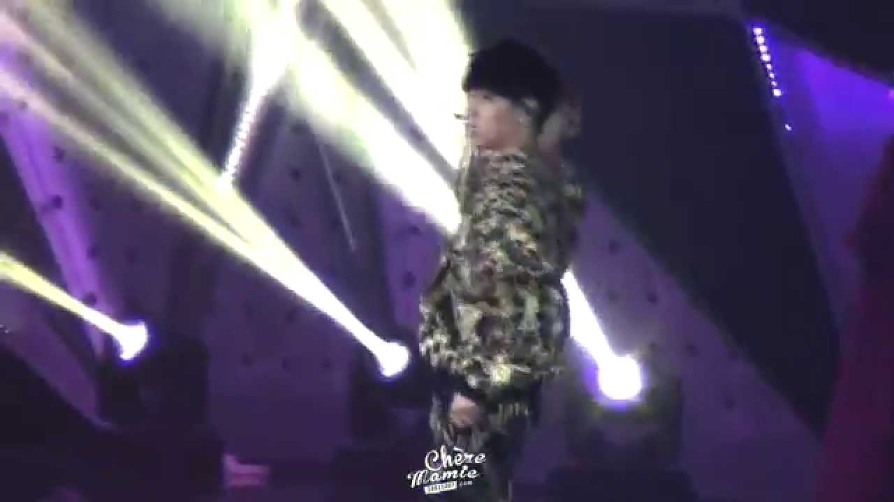 [Chère Mamie]140601 EXO HK concert Black Pearl LAY focus