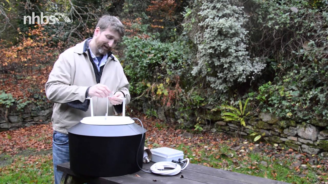 A modified Robinson moth trap