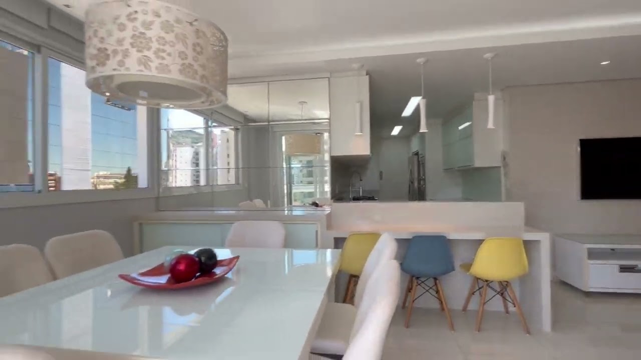 Apartamento de 3 dormitórios à venda no Centro, em Florianópolis.
