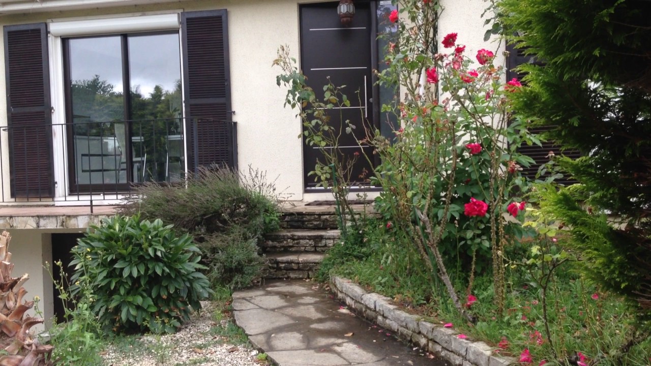 Comment &eacute;viter que mon chien saute quand une personne rentre chez moi