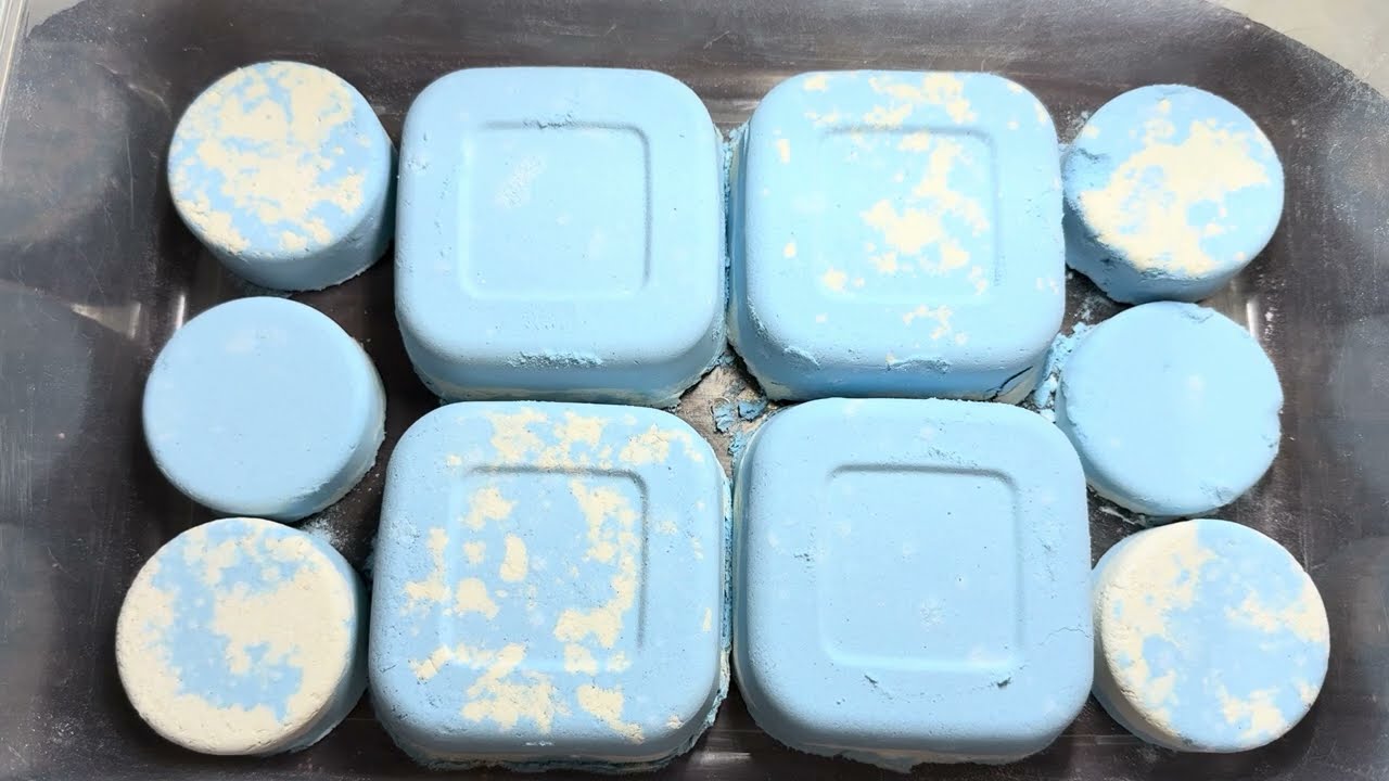 Crunchy baking soda block in blue 🔵