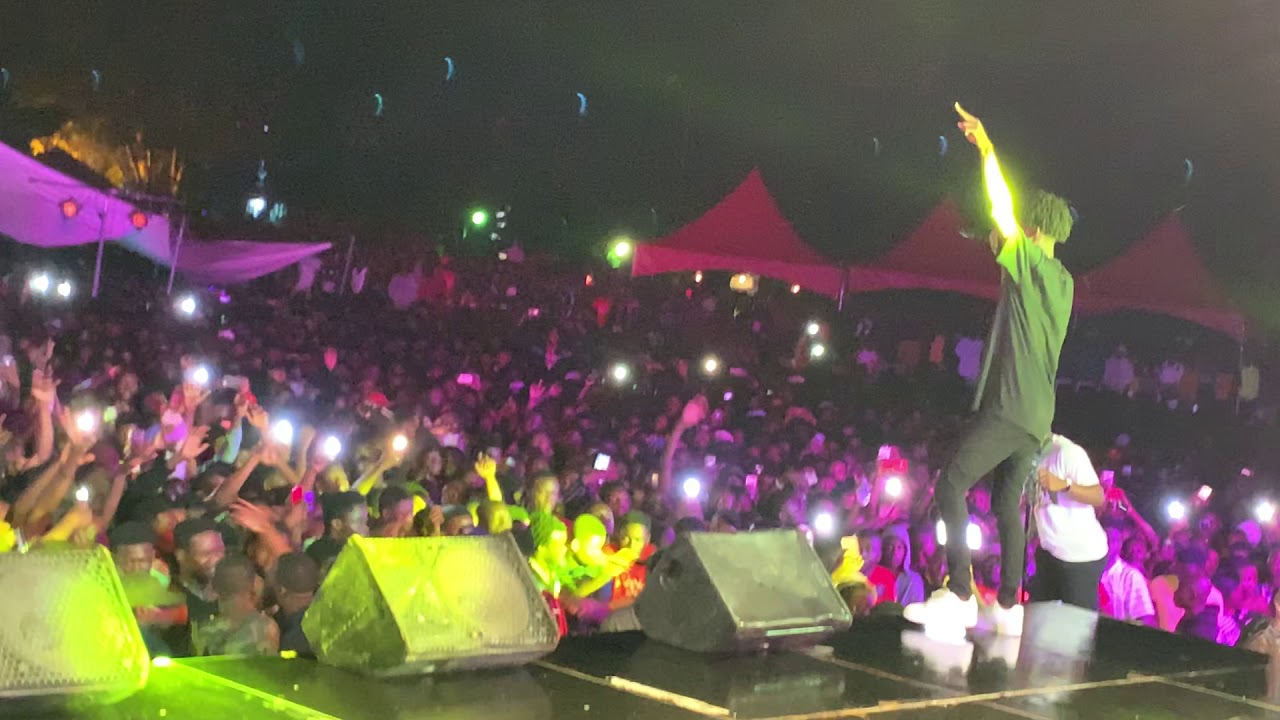 Fameye inside KNUST was lit!!!!!