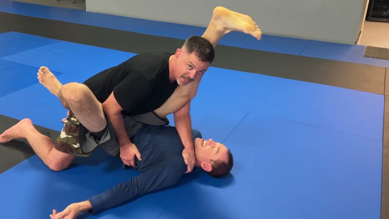 Guard Pass vs Triangle Attempt