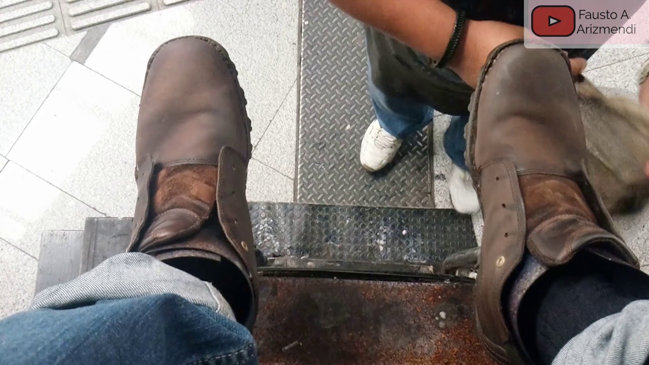S2E69 shoe shiner cleaning boots tlanepantla Mx/lustrador limpiando botas Tlane Mx ASMR