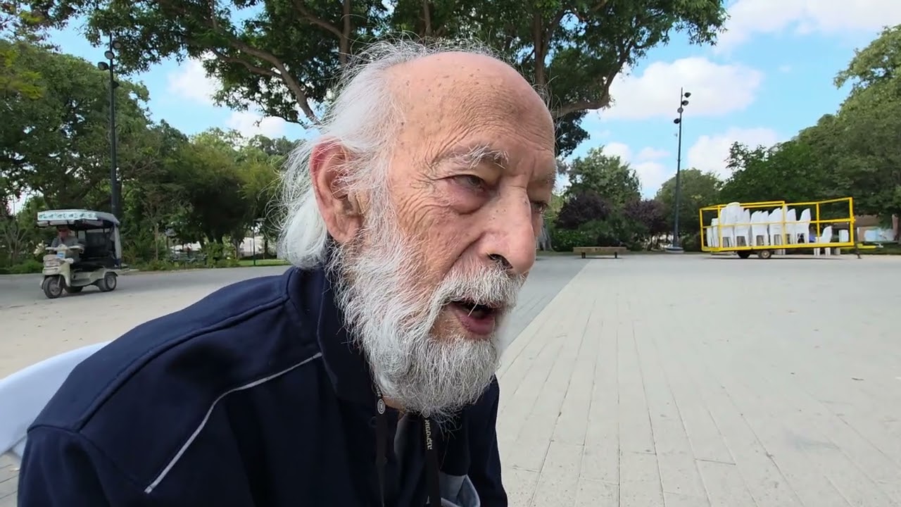 האמן משה סעידי מספר על קיר האמנות שיצר בקיבוץ בארי (חלק 2)