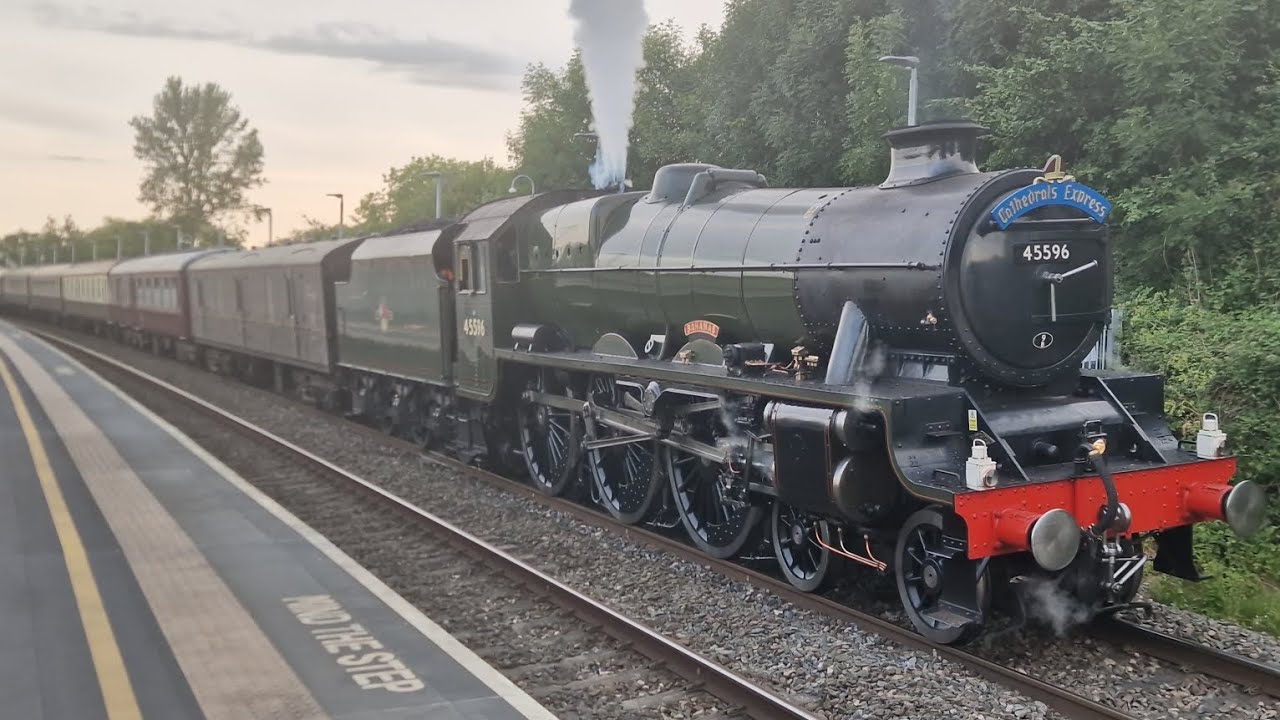 Trains at Worcestershire Parkway (5/7/25)