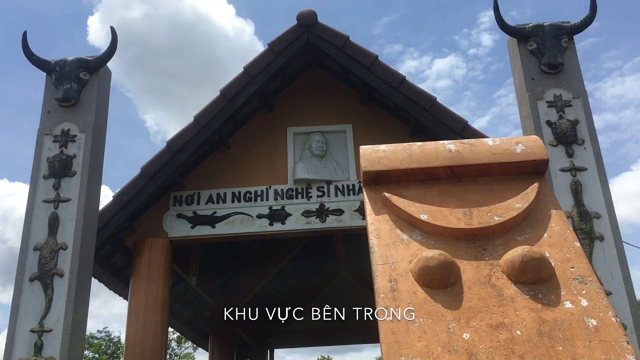 Nơi Yên Nghỉ / Nhà Mồ Của Cố NSND Y Moan / Đức Hoàng kosier