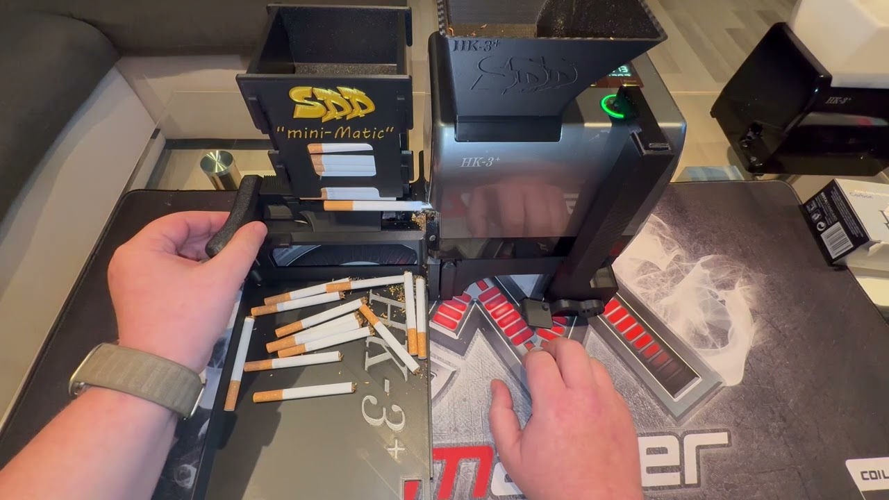 Die SDD mini-Matic in Aktion mit dem Tisch perfektes Zubehör für die Hawk-Matic HK3