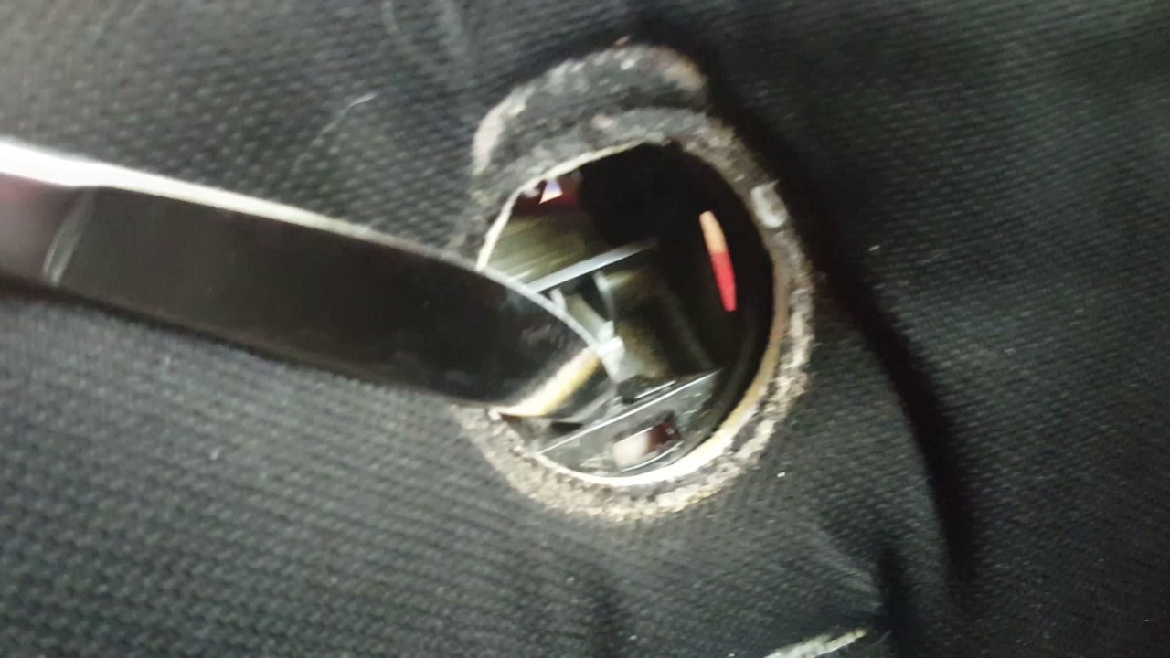 How to remove belt properly for washing on Maxi cosi cabriofix carseat