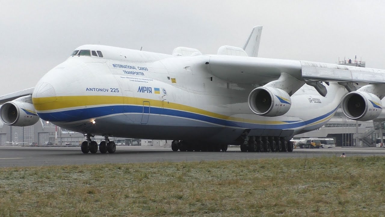Antonov An-225 „Mrija“ engine start and takeoff at Linz Airport | UR-82060
