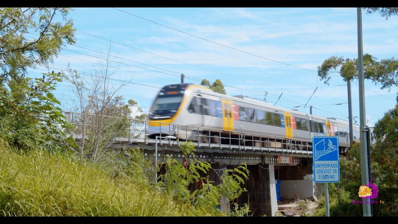Brisbane Trains: Trackside at Toombul