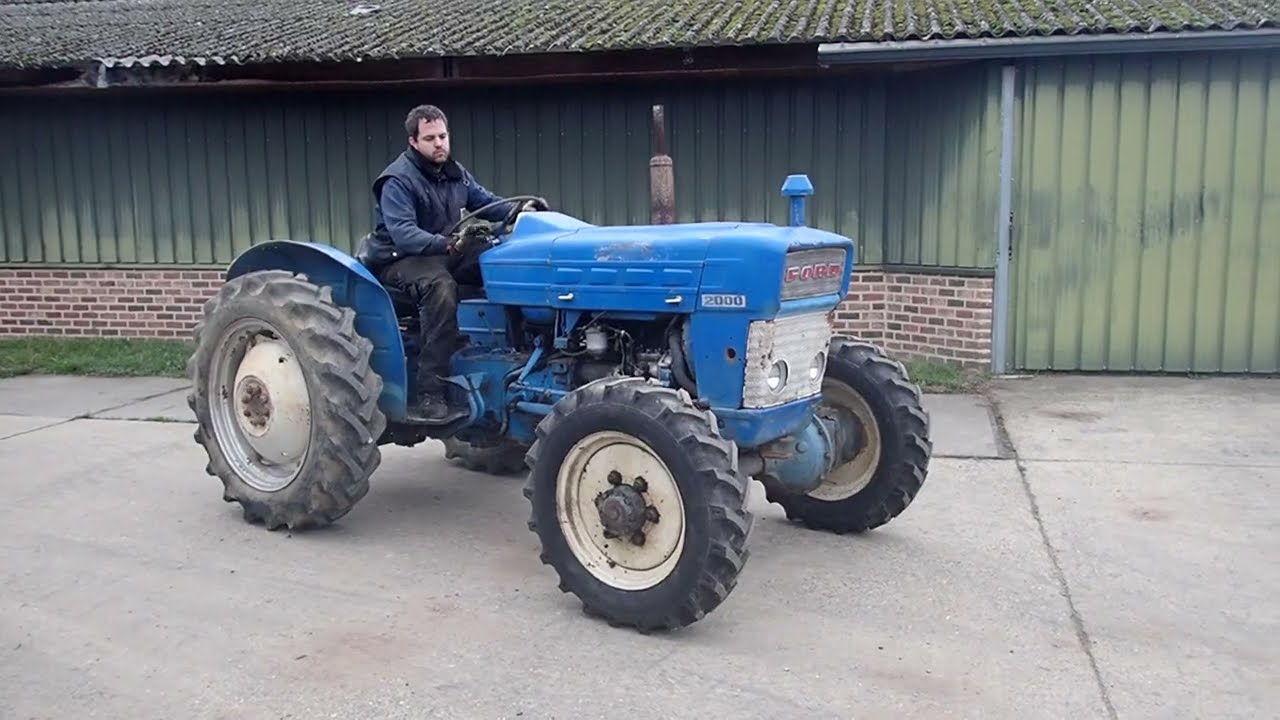Ford 2000 4WD @ HappyOldIron Antique tractors in Belgium