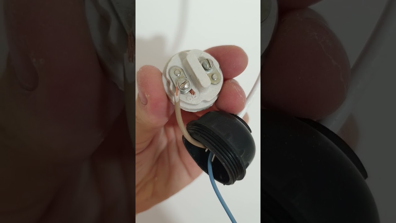 Как прикрутить патрон для лампочки? #shorts
