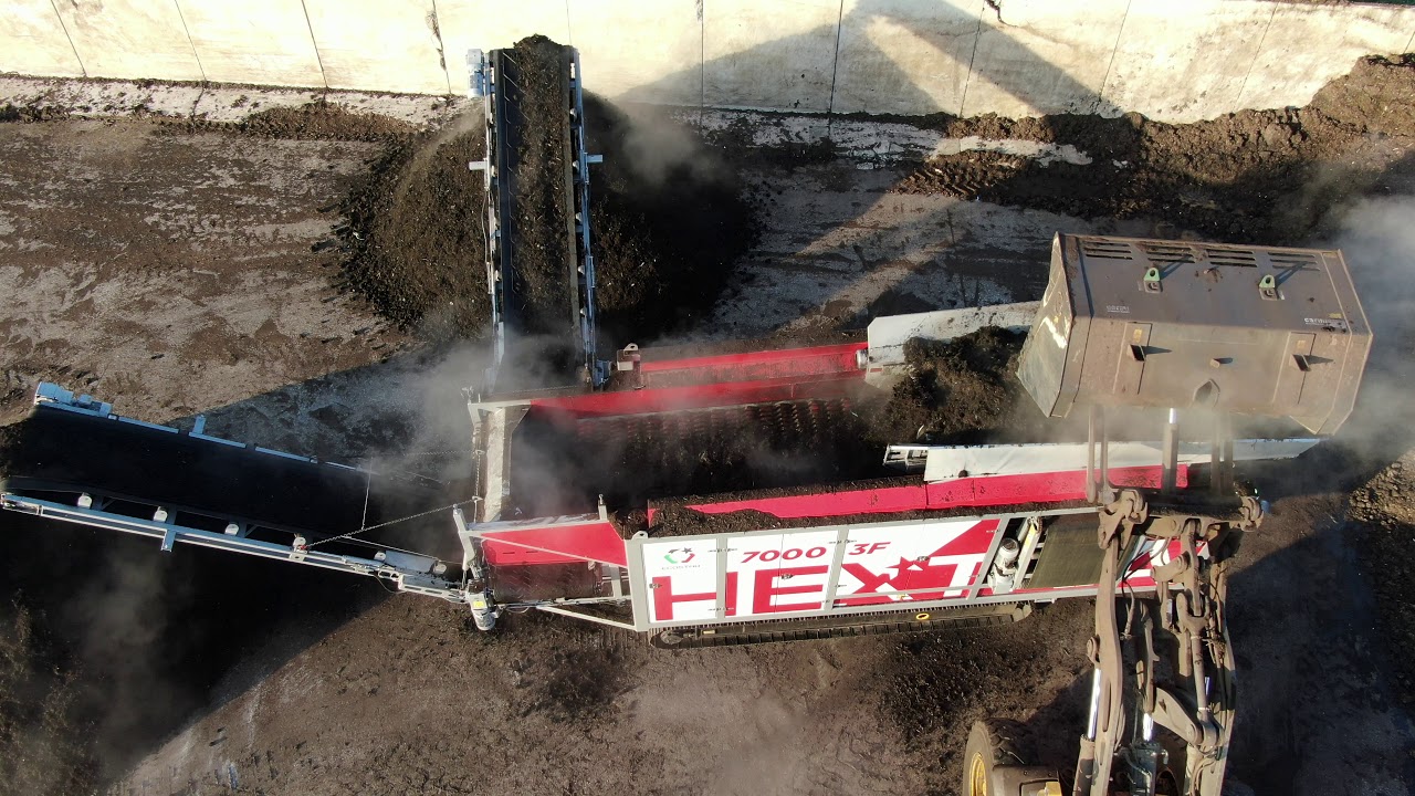 Hextra screening wet compost