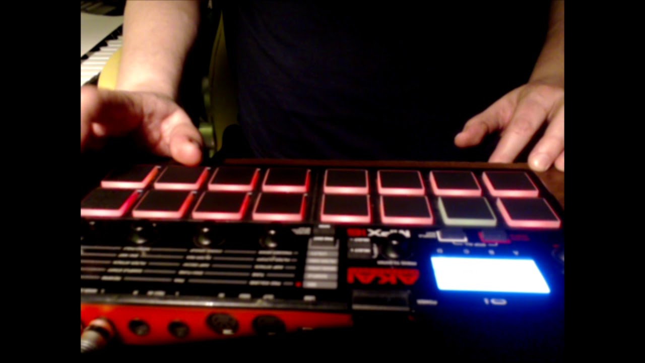 Live session with sampler Akai MPX 16