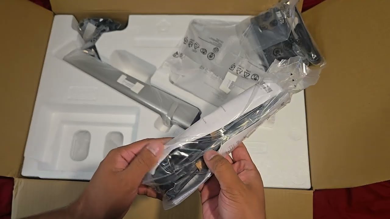 Unboxing Samsung 27" Odyssey G6 OLED 240Hz Gaming Monitor