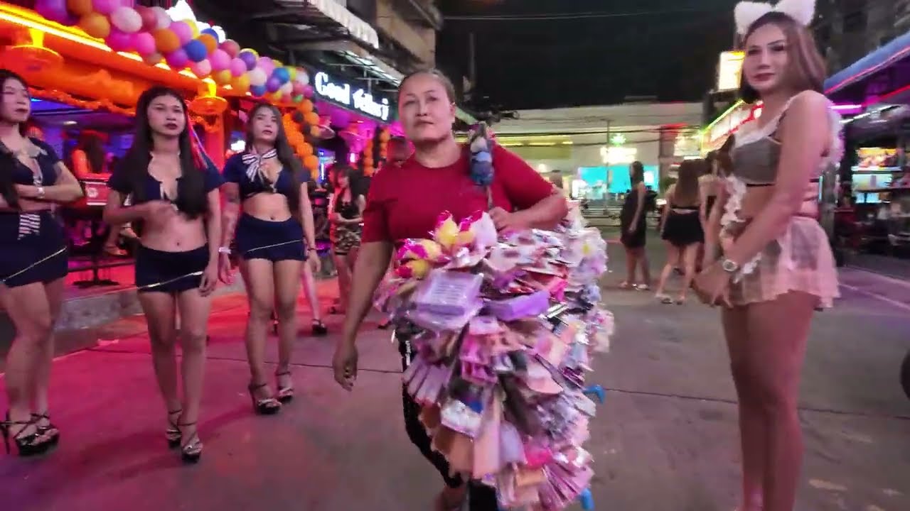 Soi 6 Vibrant Pattaya Night Walk 4K