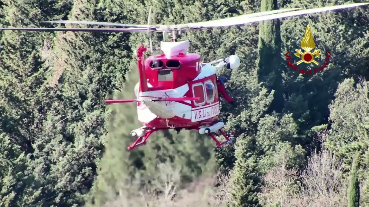 Operazione di soccorso: donna infortunata recuperata dai Vigili del Fuoco