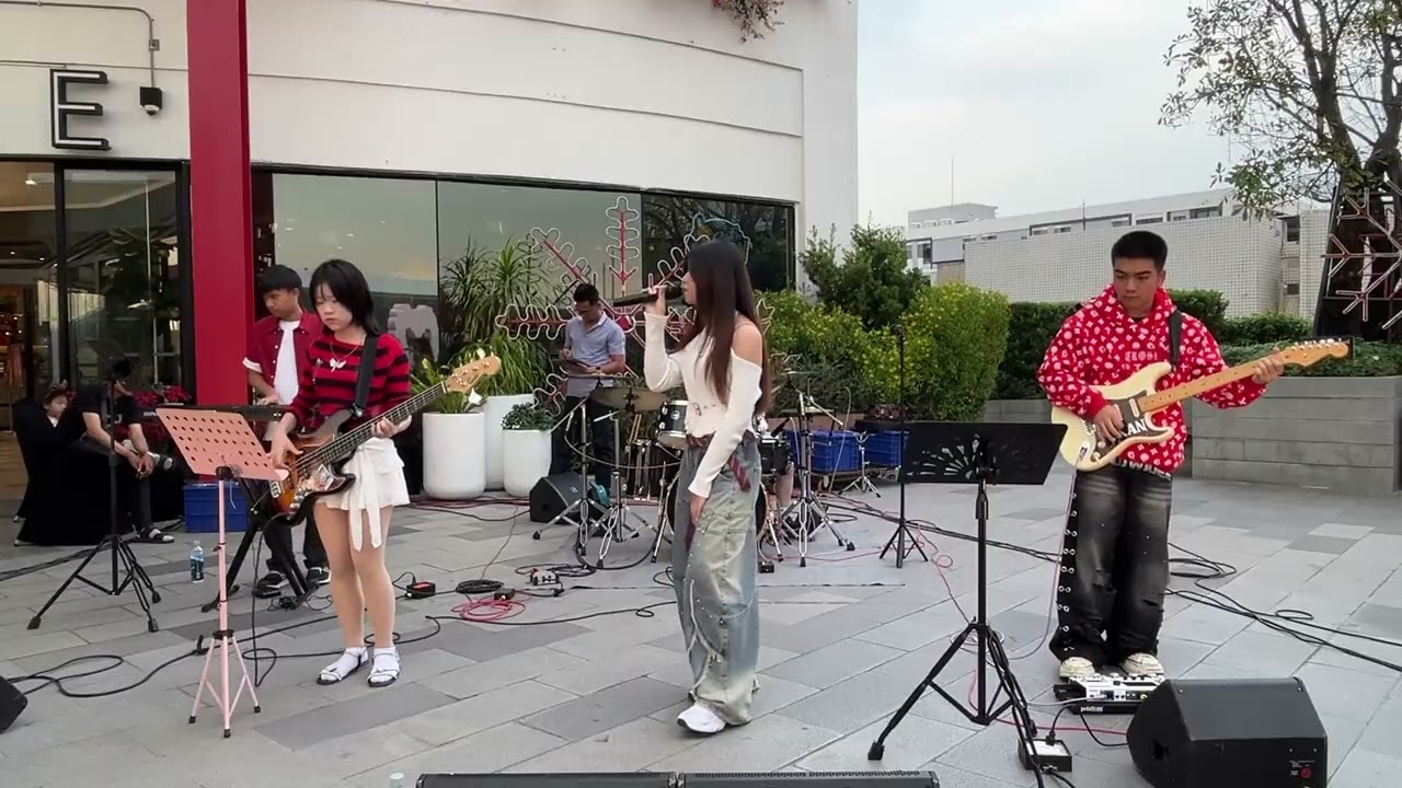 All I Want for Christmas Is You - Mariah Carey / Swift4 Band Cover  - The Mall Life Store Bangkae