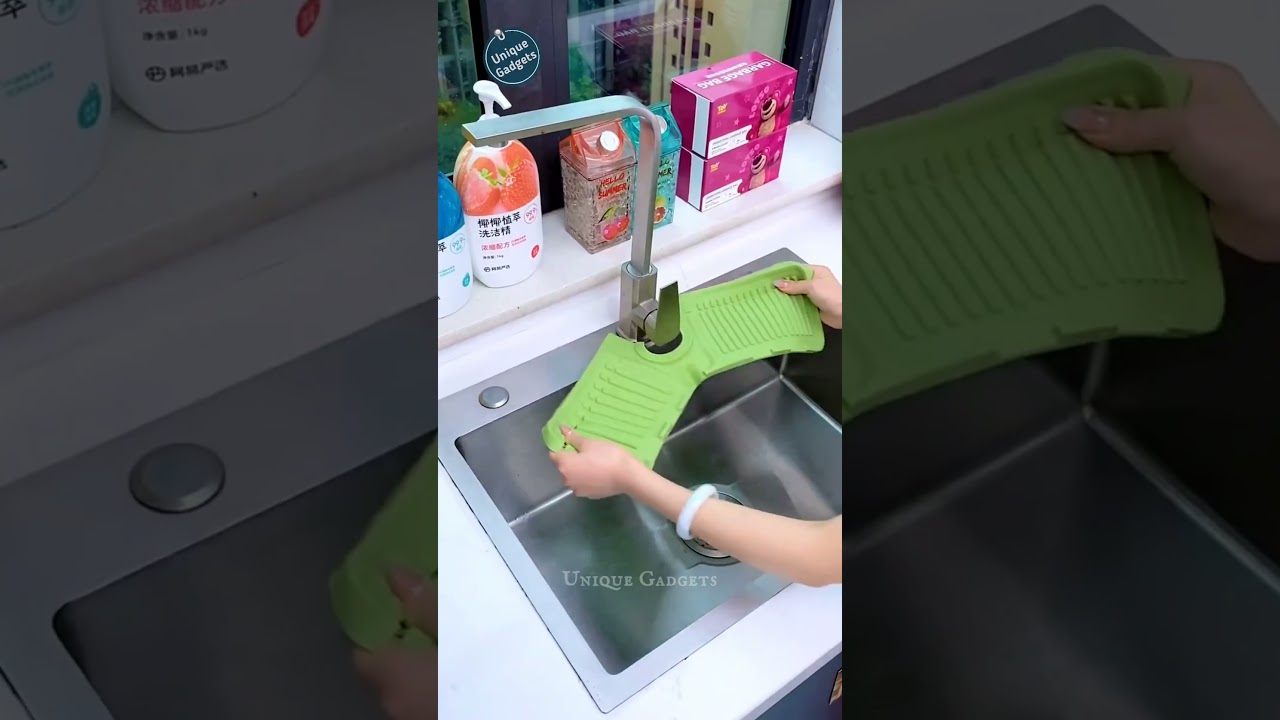 Keep Your Kitchen Clean and Beautiful with a Solid Color Faucet Sink Splash Guard 