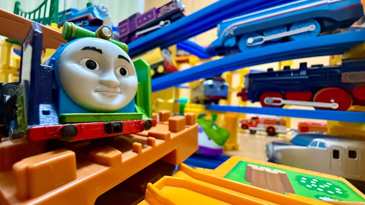 プラレールトーマス ⭐️ トーマス＆チャギントン大集合！🚂ぐらぐらつり橋＆ぐるぐる立体コースで大冒険レース！great adventure race！