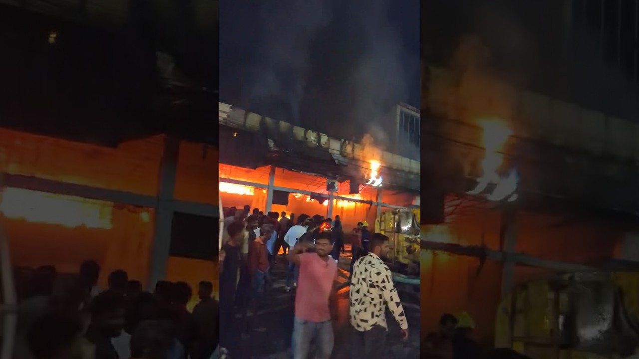 Mahindra showroom fire accident #trendingshorts #2025 #fireaccident