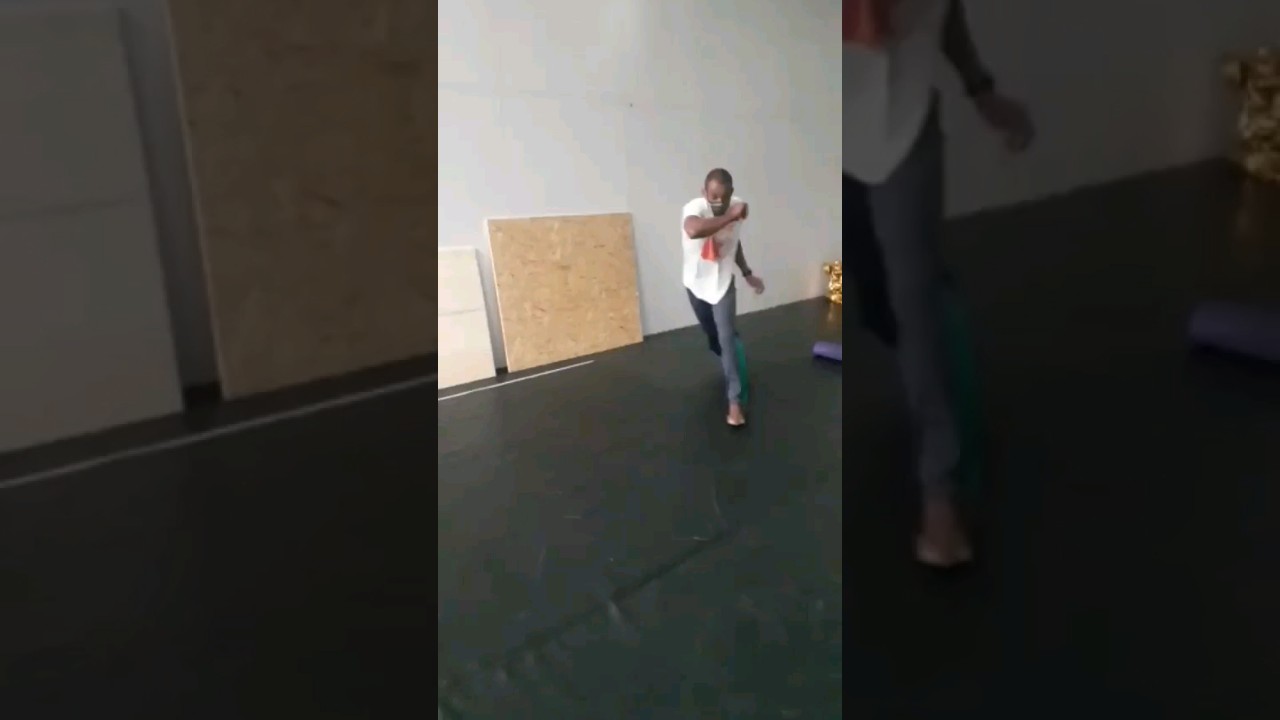 Rasteira de costas, cadeira e esquiva b&aacute;sica @CETACCapoeira - Mestre Lolo #capoeira