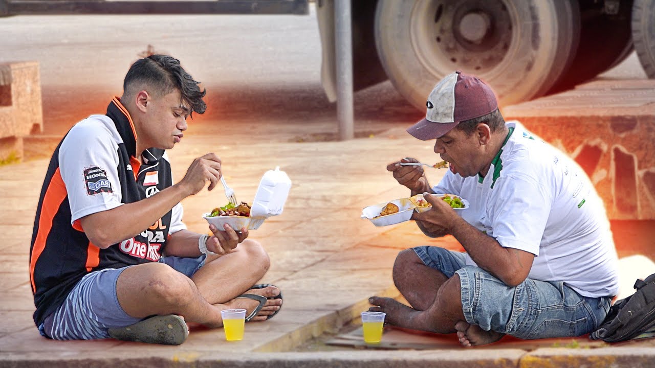 ALMOCEI COM MORADORES DE RUA