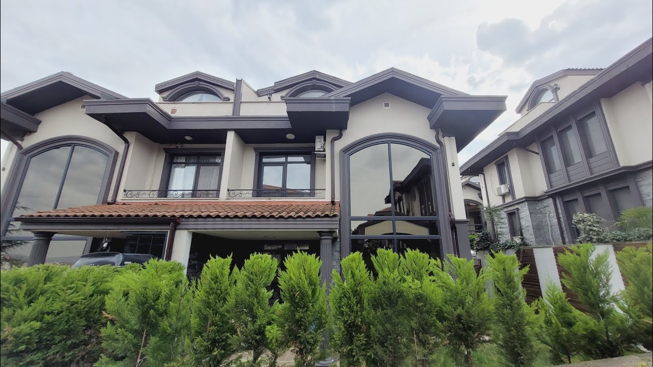 Kocaeli Başiskele Bahçecik bölgesinde Bağdat Konaklarında satılık villa detaylar açıklamada👇👇