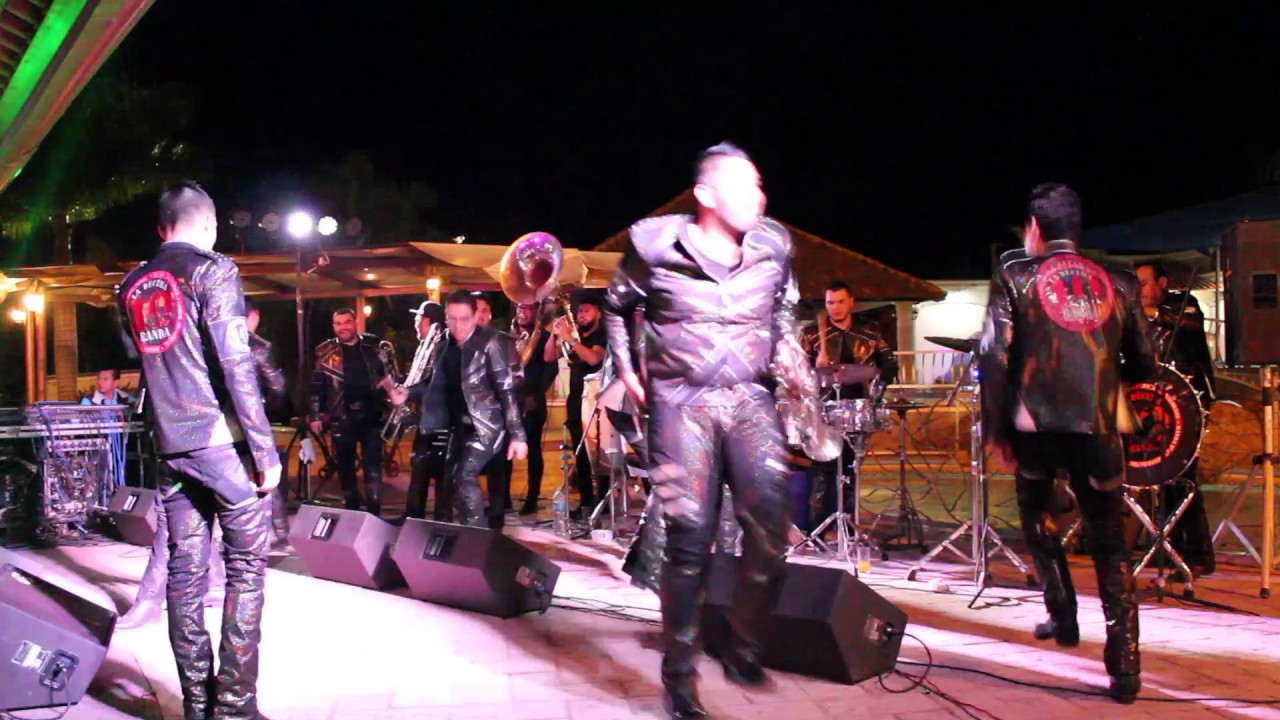 LA DECIMA BANDA- LA CHONA (EN VIVO)