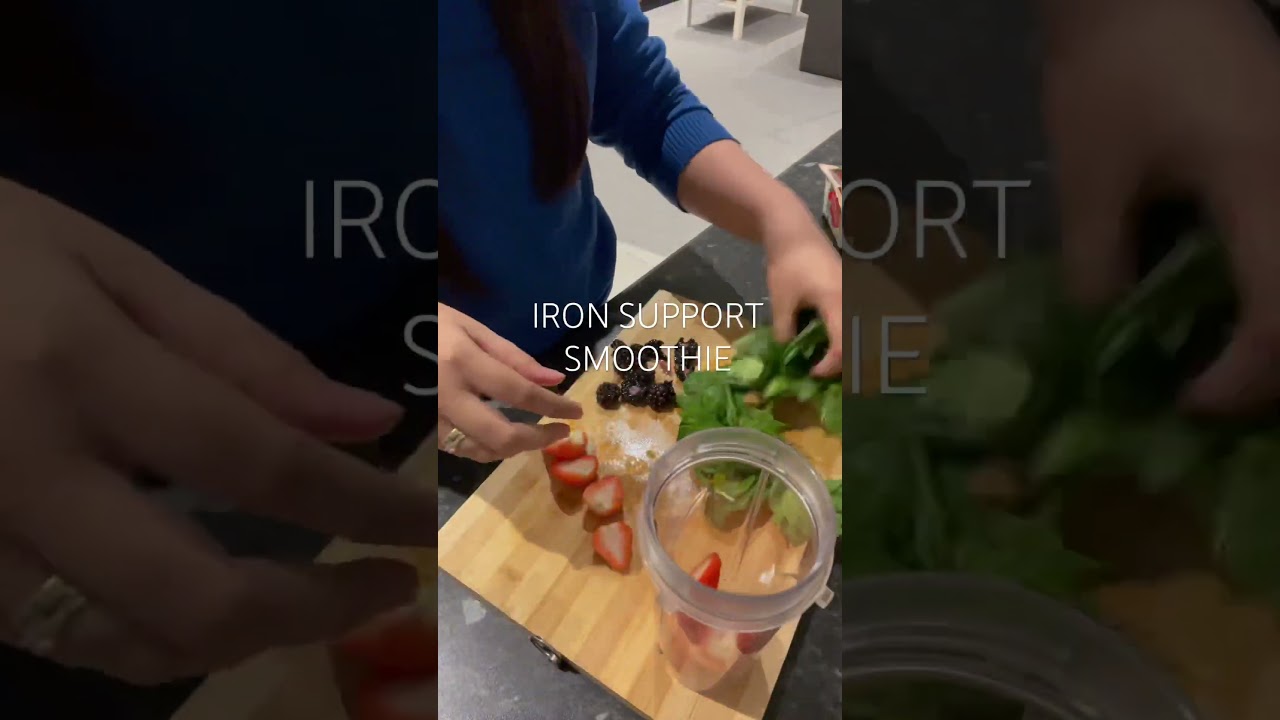 Quick & easy Iron Support Smoothie! #smoothie #iron #shorts #fyp