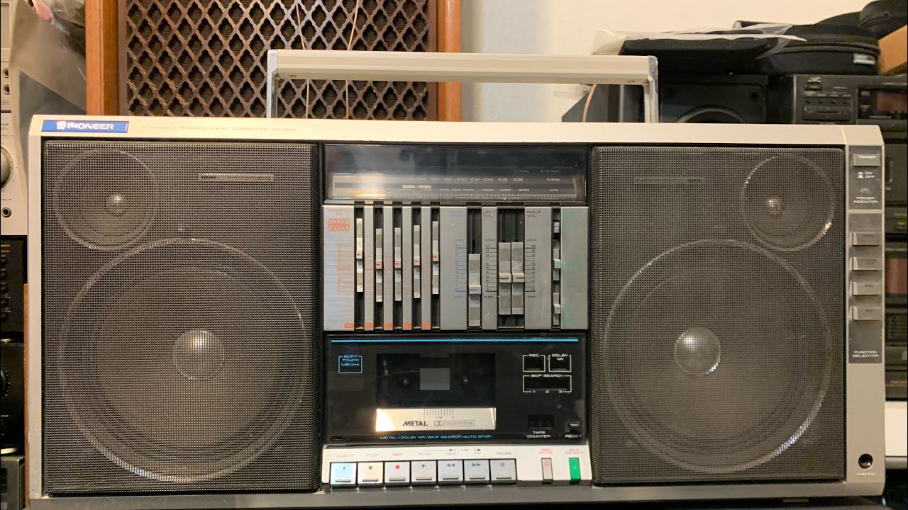 Pioneer SK-550 ghettoblaster belt replacement (part 1)
