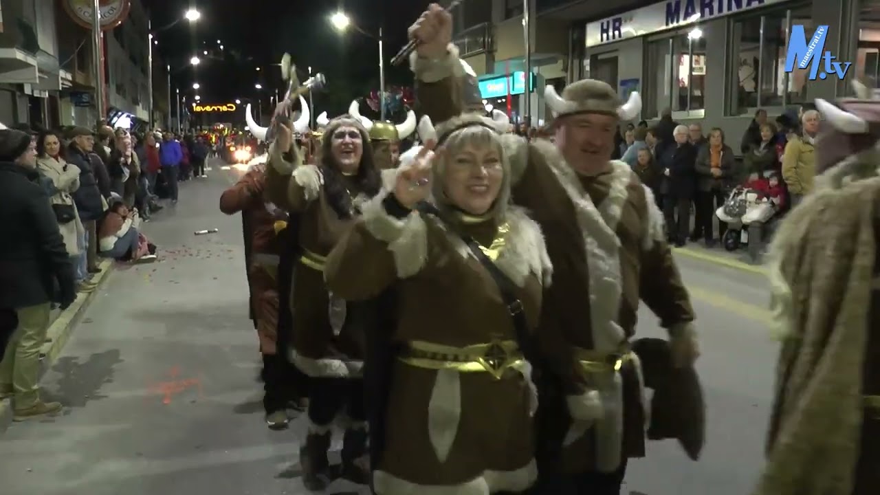 Maestrat Tv - Peñíscola - Desfile de les comparses del Carnaval