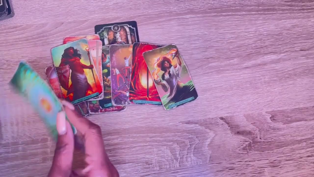 💞Он полностью сосредоточил на тебе свое внимание 🫡🥰🌹 И все же она так отчаянно хочет быть тобой 🫠...