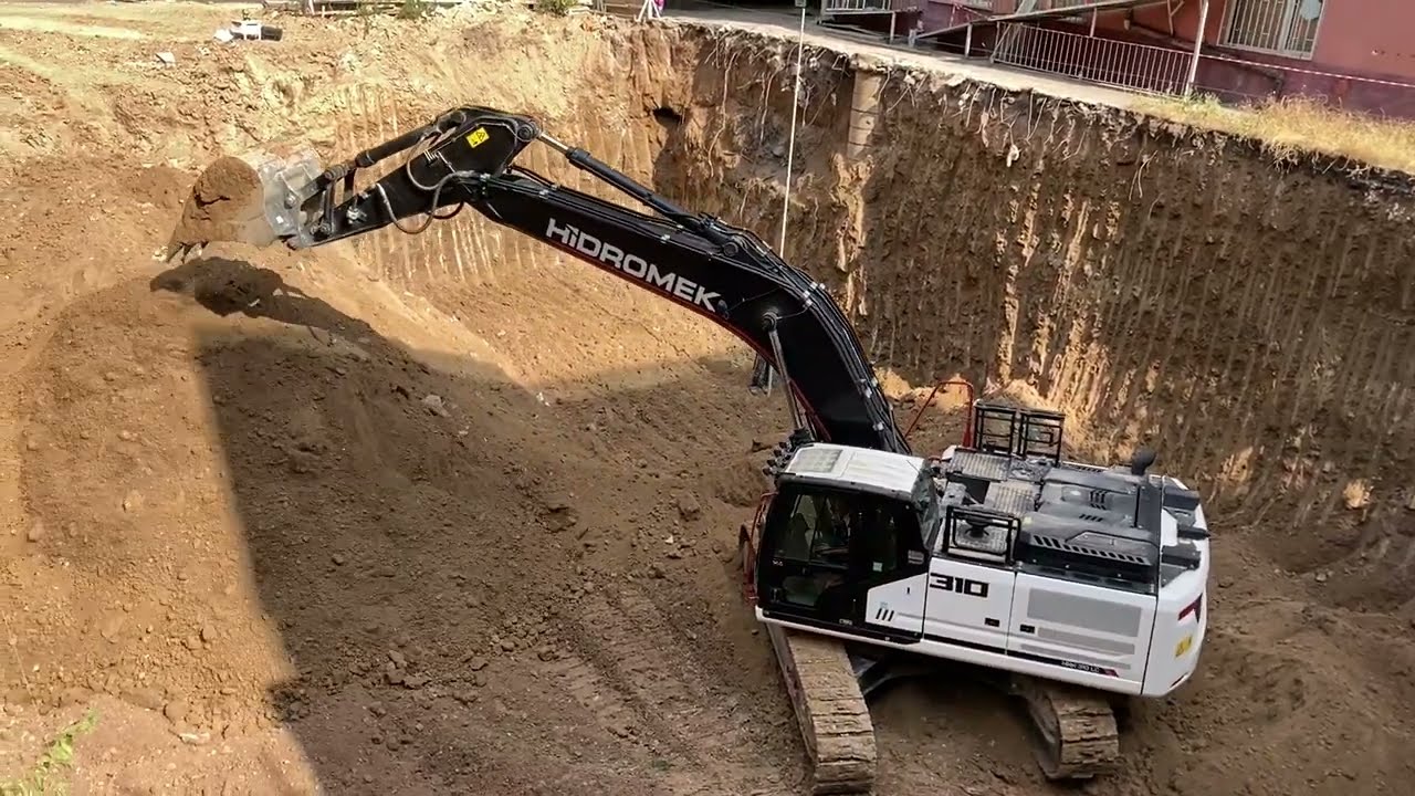 HİDROMEK 310 LC EKSKAVATÖR TABAN TESVİYESİ VE DUVAR KESİMİ