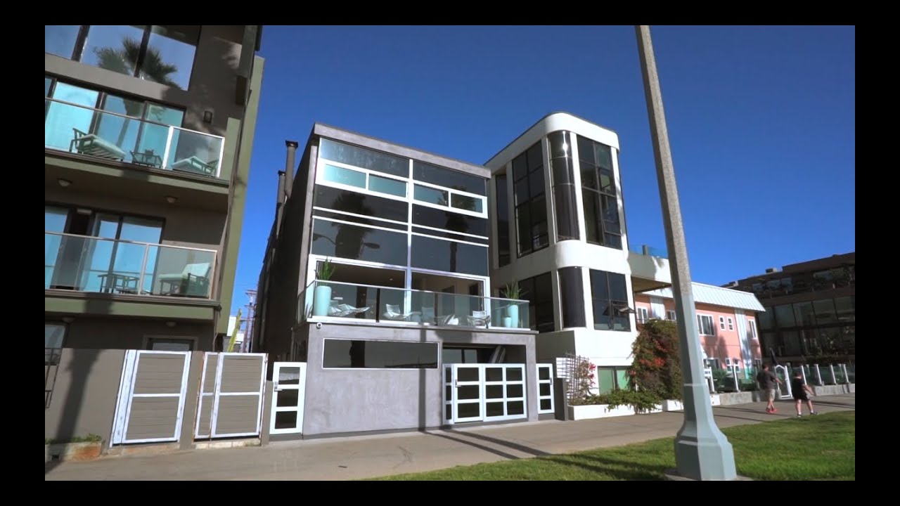 Stunning Venice Beach Front Property