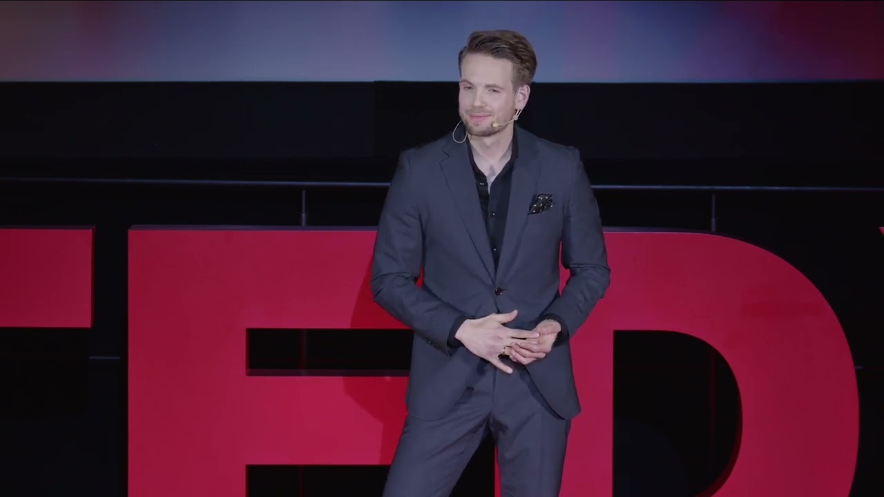 Sąd, kt&oacute;ry zapomniał o prawdzie i przyszłość, kt&oacute;ra jej nie potrzebuje | Kamil Rudol | TEDxWarsaw