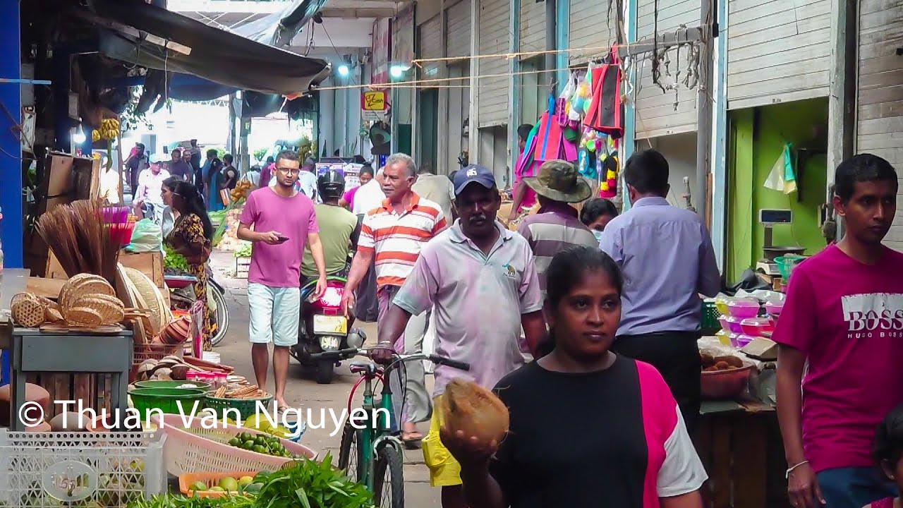Sri Lanka || Street view in Colombo