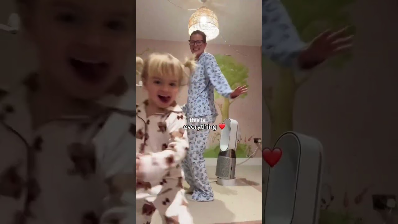Жизнь хаотична, полна беспорядка и изматывает, но это всё 🤍🤍🤍🤍