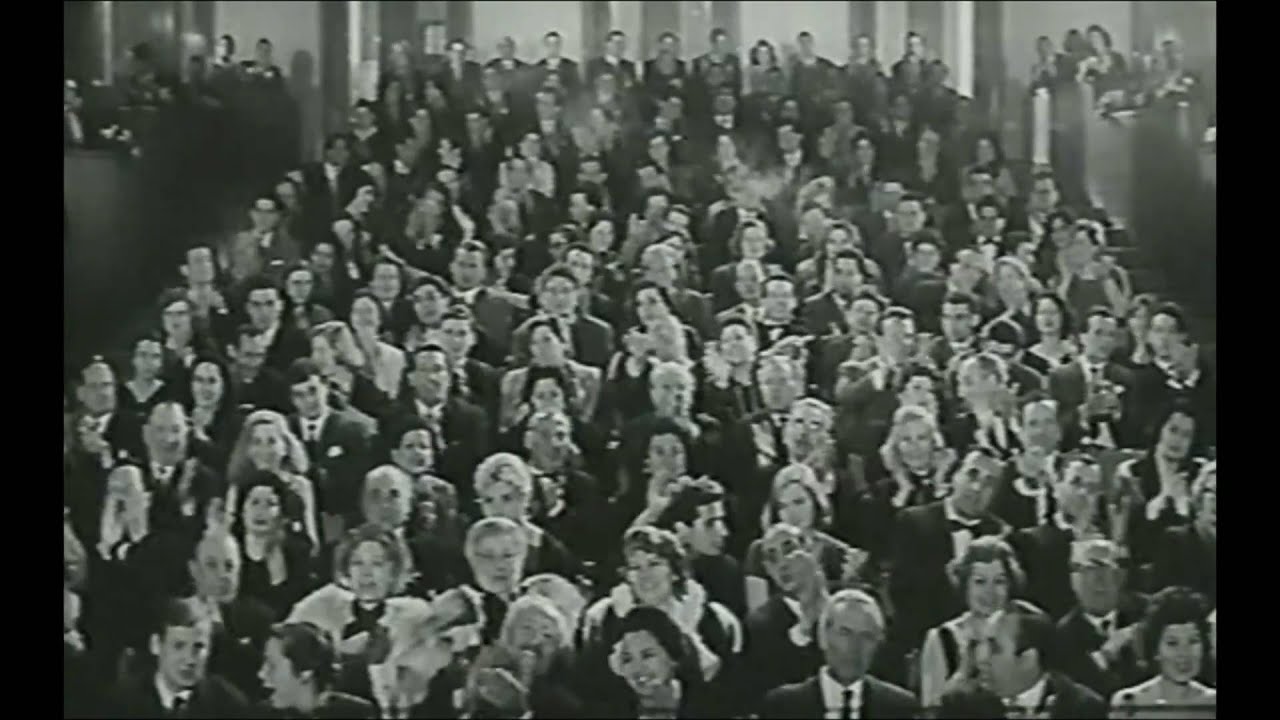 Tu Vu&ograve; Fa' L'Americano - Renato Carosone Sextet [Remastered Audio - 1958 Original]