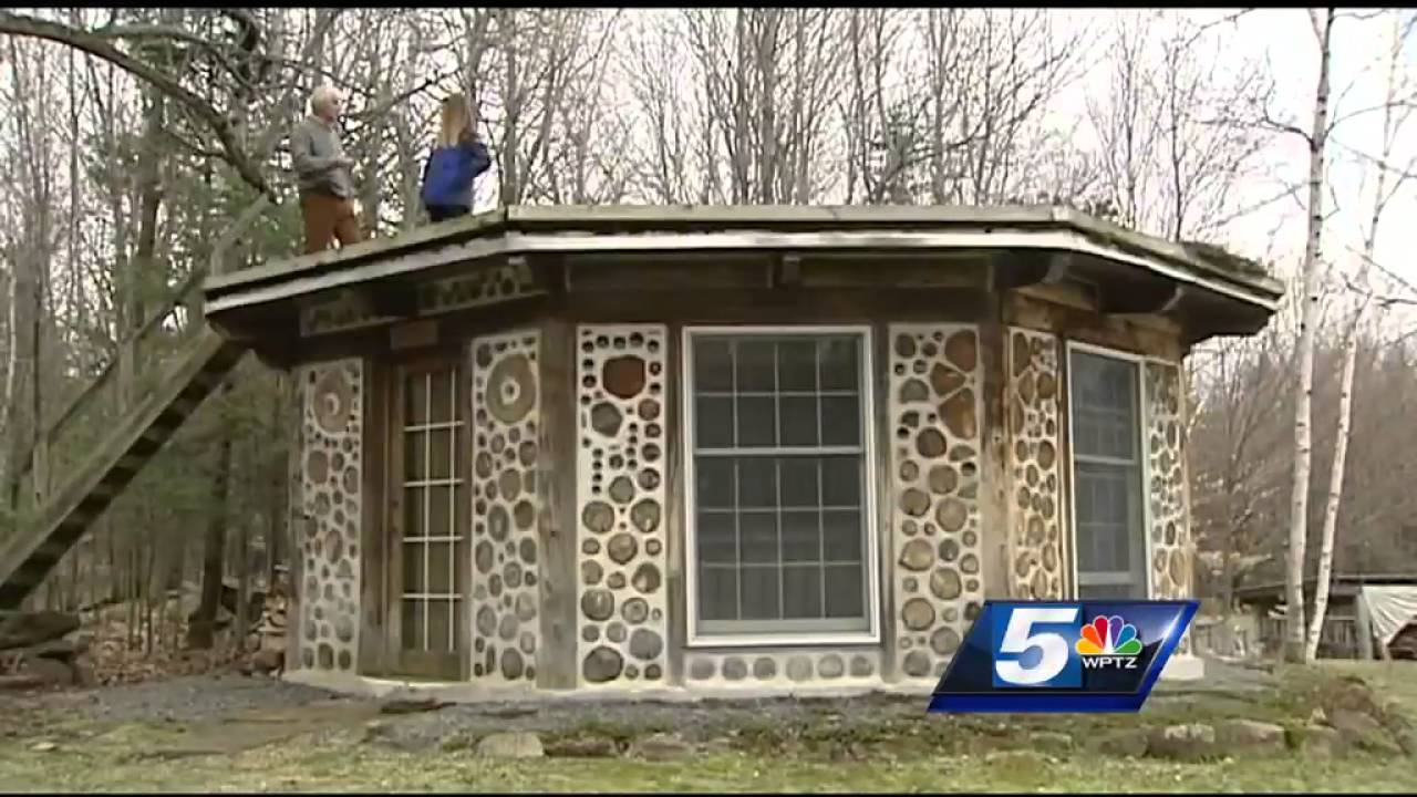 Earthwood Building School teaches cordwood masonry