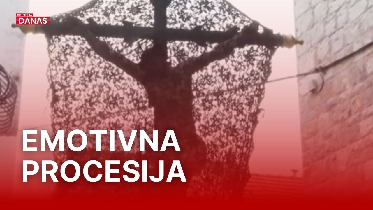 Bura, umor i 18 kg težak križ, zadnjim je snagama utrčao svećeniku u zagrljaj | RTL Danas