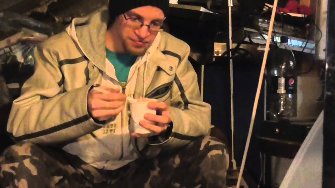 Viherahon ruokavinkki&auml; maistelemassa Iltapalamies ja pavetzun