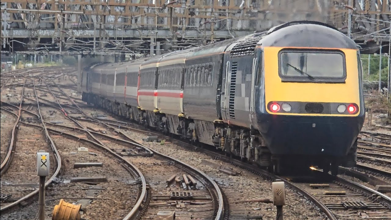 125 Group's HST set Departing Paddington working 1Z43 0704 London Paddington to Pembroke Dock