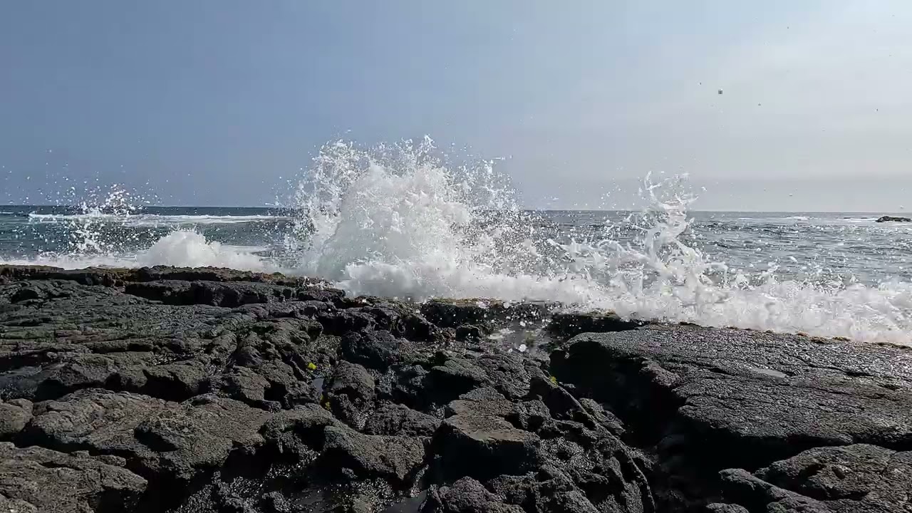 3 Hours | Black Sand Beach, Big Island Hawaii – Ocean Waves for Deep Sleep & Relaxation