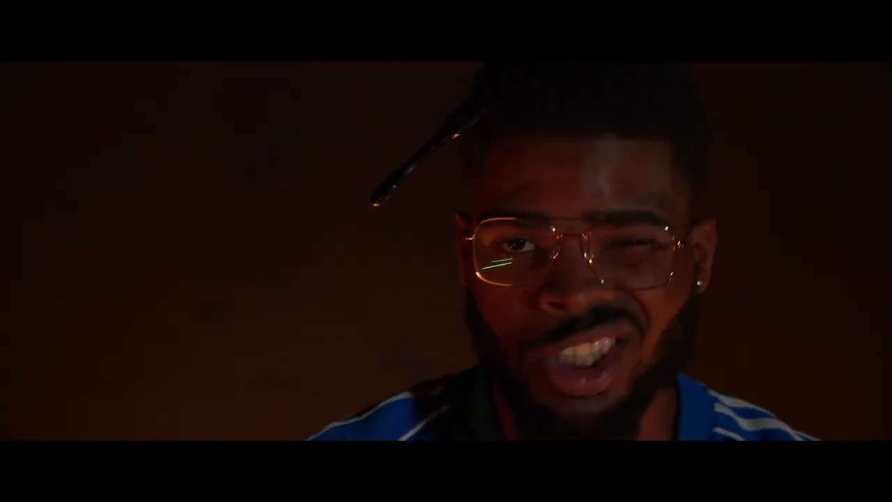R2i - D&eacute;lit mineur (Clip Officiel)
