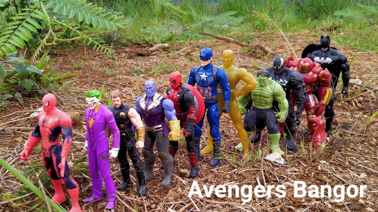 AVENGERS ACTION STORY: MENEMUKAN MAINAN SPIDERMAN SUPER HERO DI TAMAN DAN KEBUN
